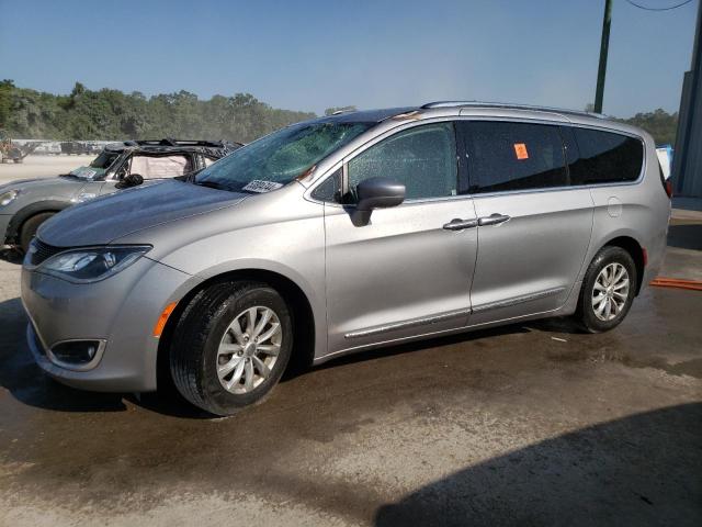 2018 Chrysler Pacifica Touring L VIN: 2C4RC1BG4JR120924 Lot: 53804744