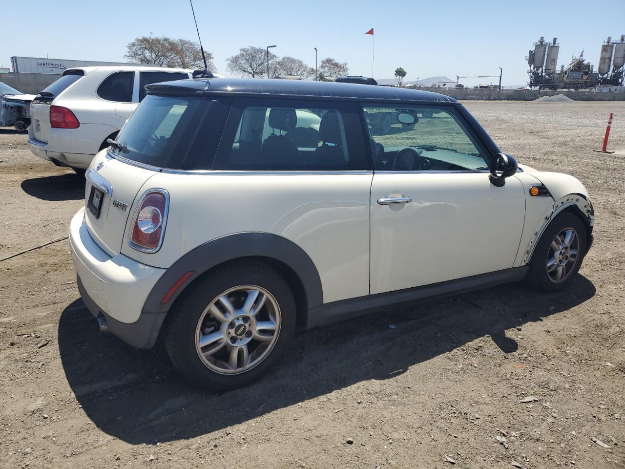 2013 Mini Cooper vin: WMWSU3C57DT687579