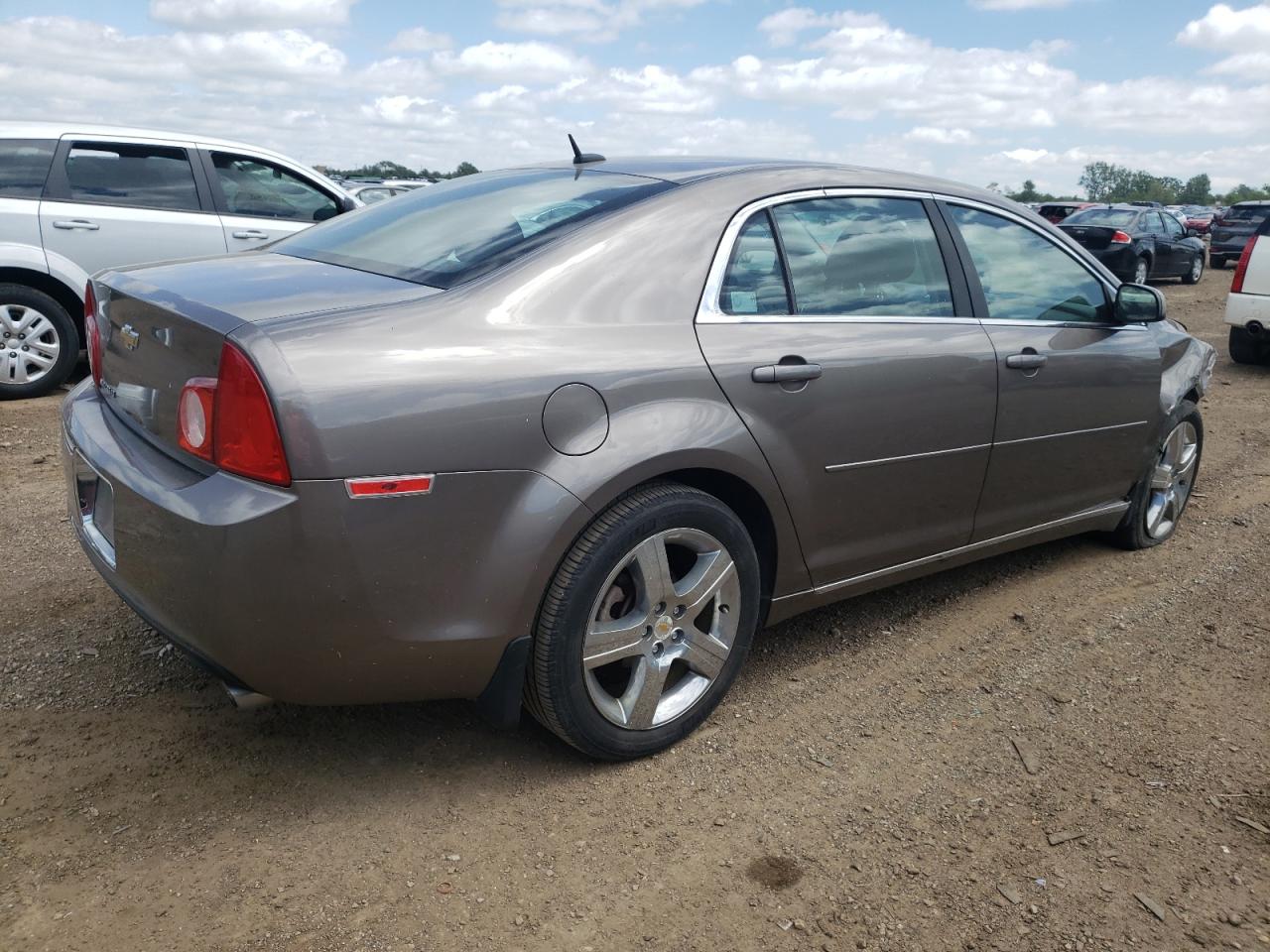 1G1ZD5E74BF231975 2011 Chevrolet Malibu 2Lt