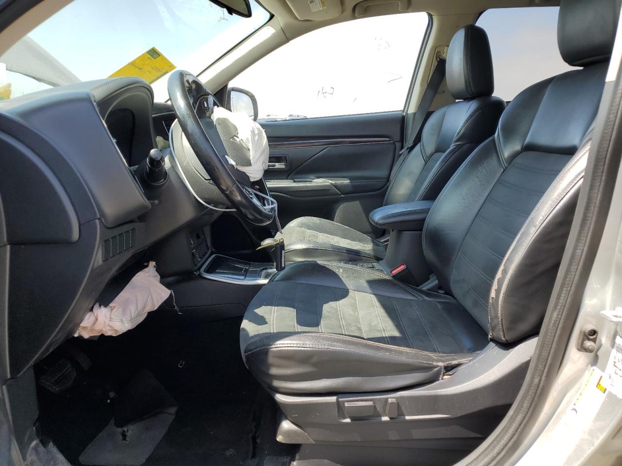 JA4AD3A36KZ035685 2019 Mitsubishi Outlander Se