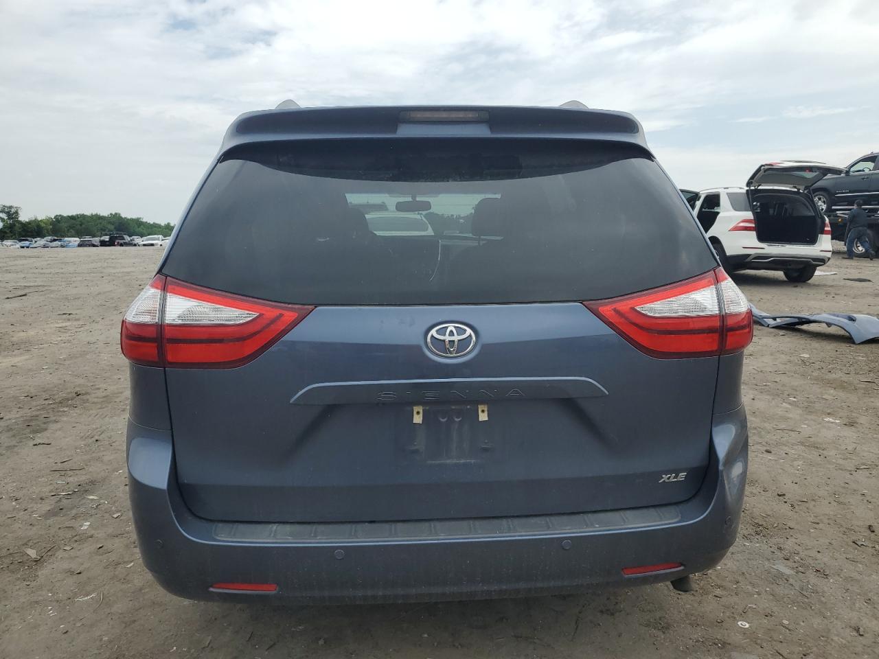 5TDYK3DC5FS689378 2015 Toyota Sienna Xle