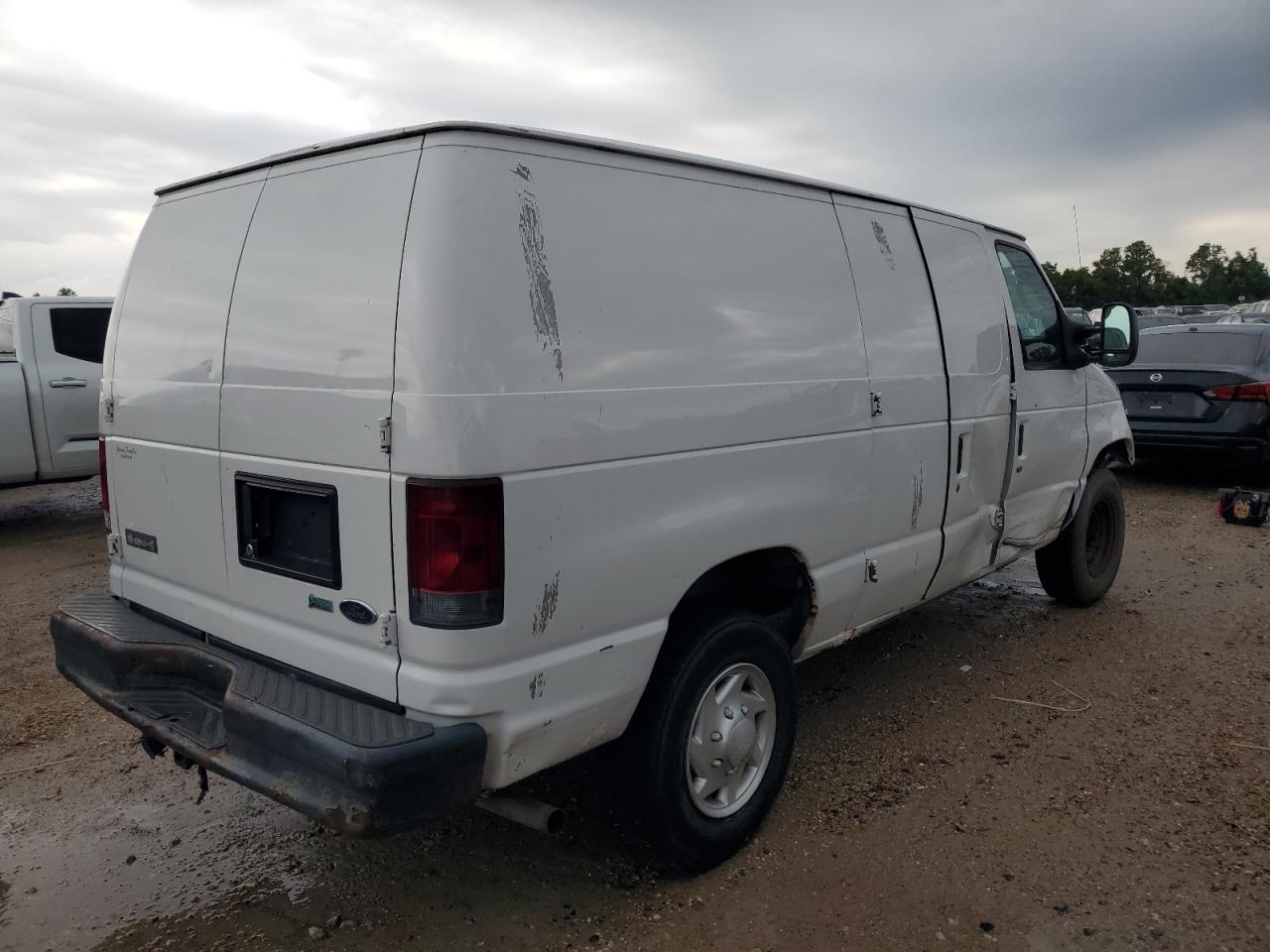 1FTNE2EW5ADA63329 2010 Ford Econoline E250 Van