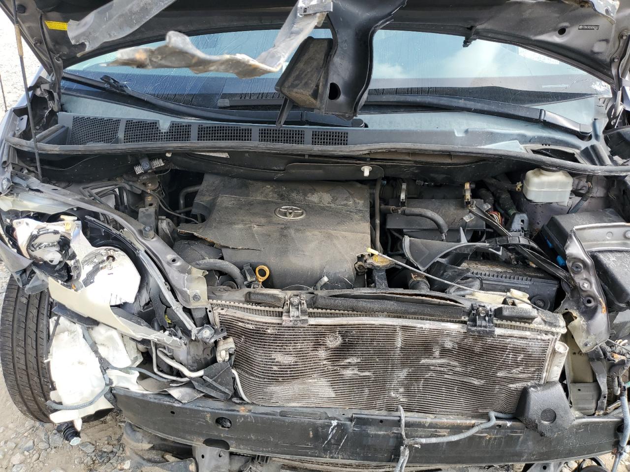 5TDKK3DC0BS063057 2011 Toyota Sienna Le