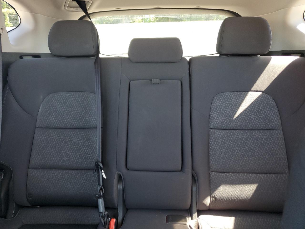 KM8J33A25JU667701 2018 Hyundai Tucson Value