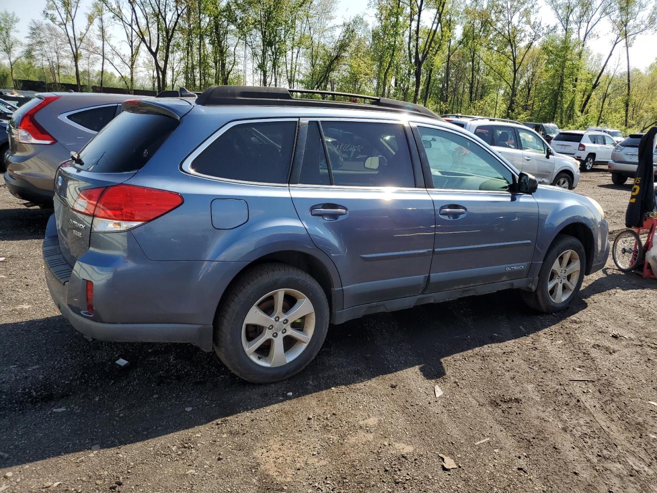 2014 Subaru Outback 2.5I Premium vin: 4S4BRBCCXE3208985