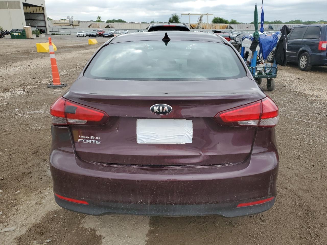 3KPFK4A77HE135356 2017 Kia Forte Lx