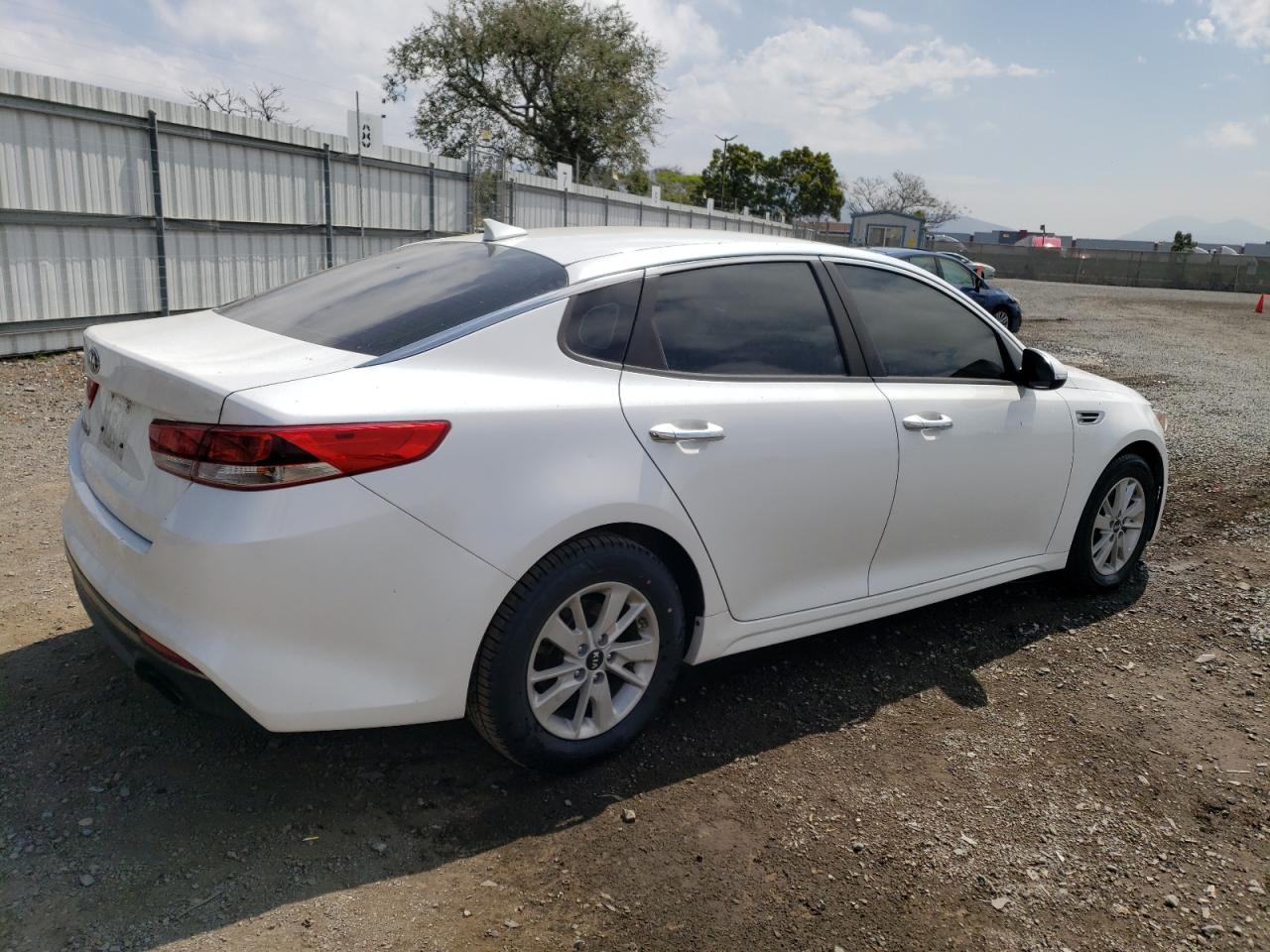 KNAGT4L31G5071818 2016 Kia Optima Lx