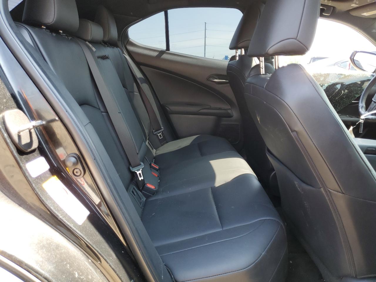 JTHY3JBHXK2004856 2019 Lexus Ux 200