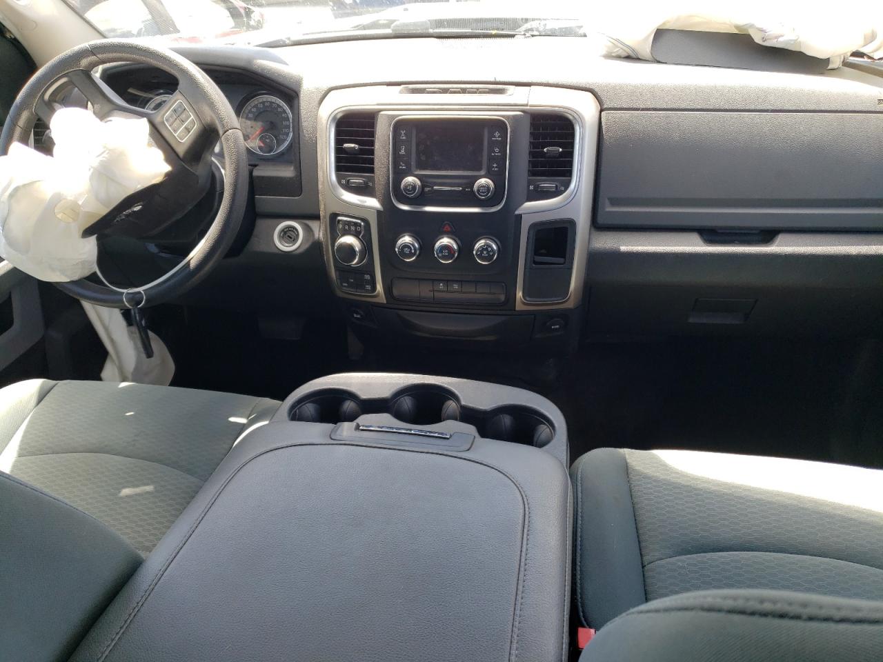 1C6RR7TT0HS544470 2017 Ram 1500 Slt