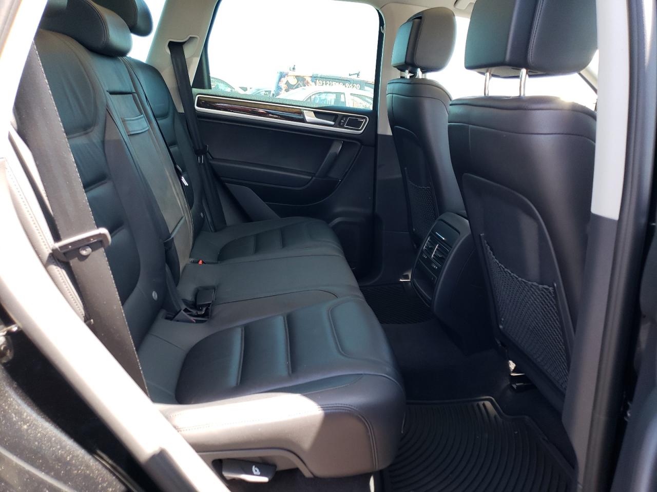 WVGEF9BP5ED010683 2014 Volkswagen Touareg V6