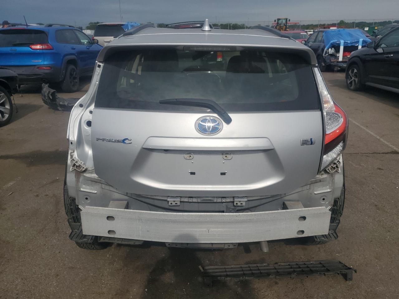 JTDKDTB33J1606832 2018 Toyota Prius C