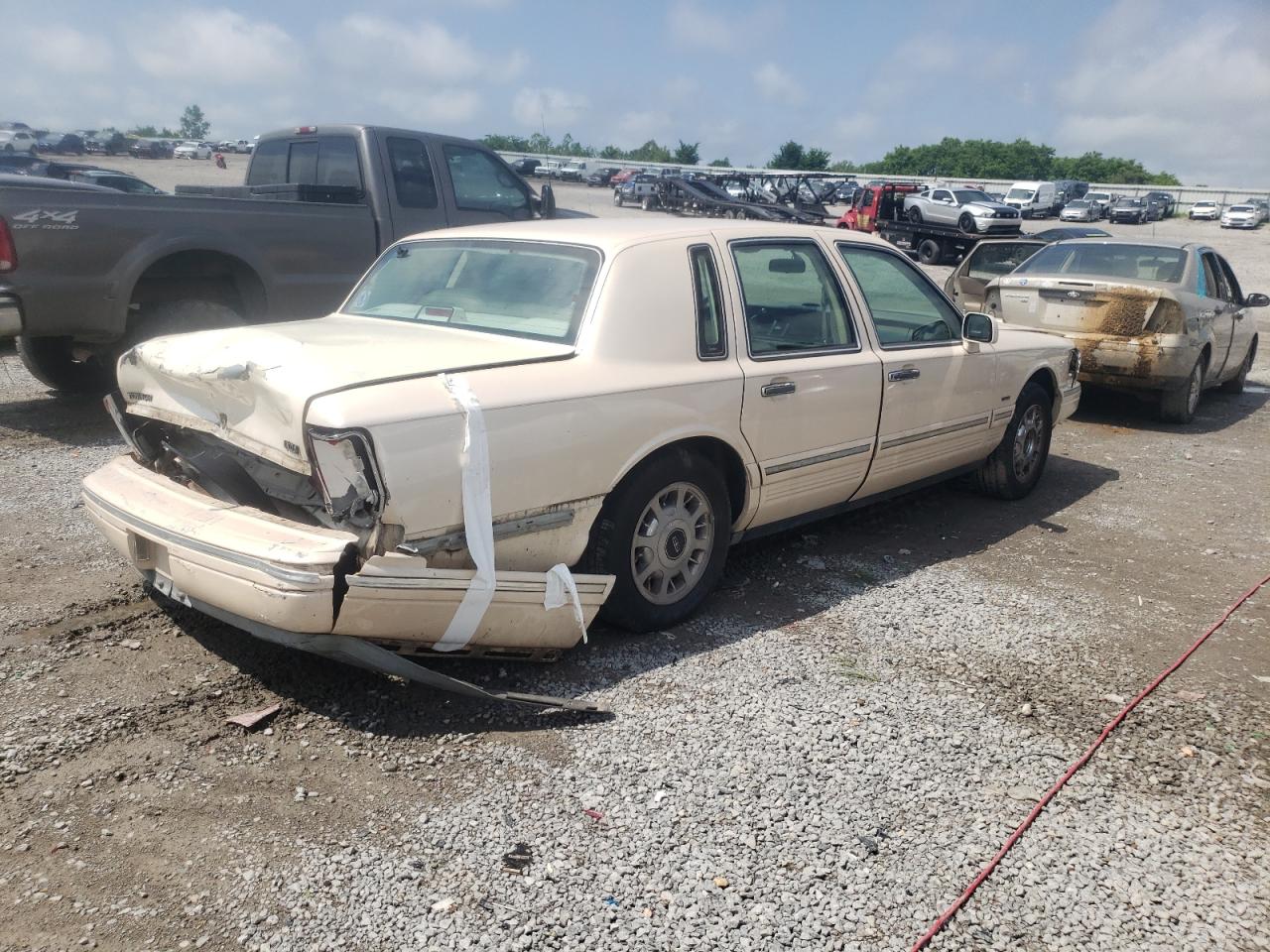 1LNLM83W5VY627197 1997 Lincoln Town Car Cartier