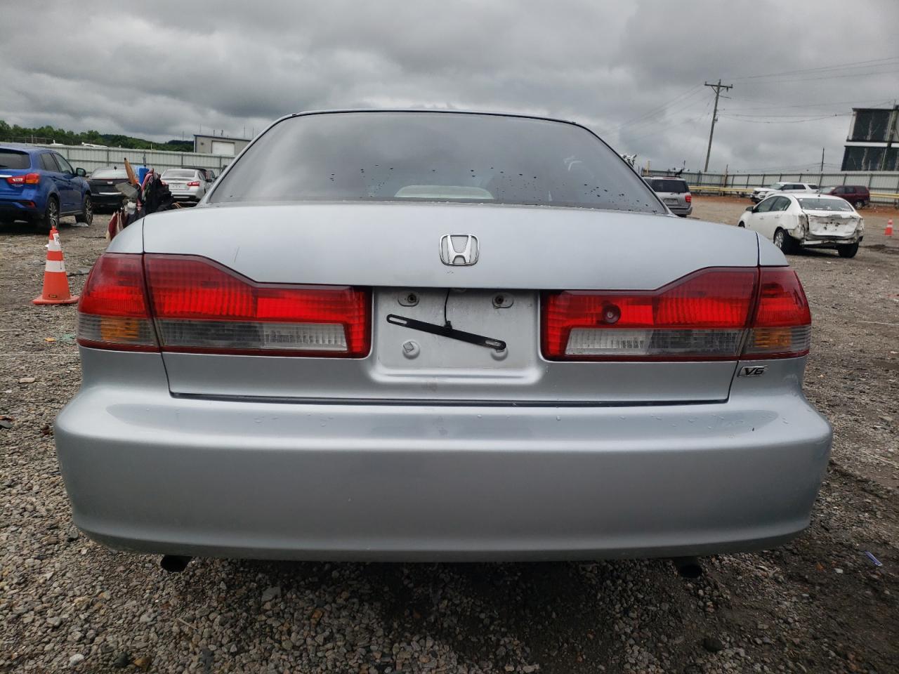 1HGCG165X2A071867 2002 Honda Accord Ex