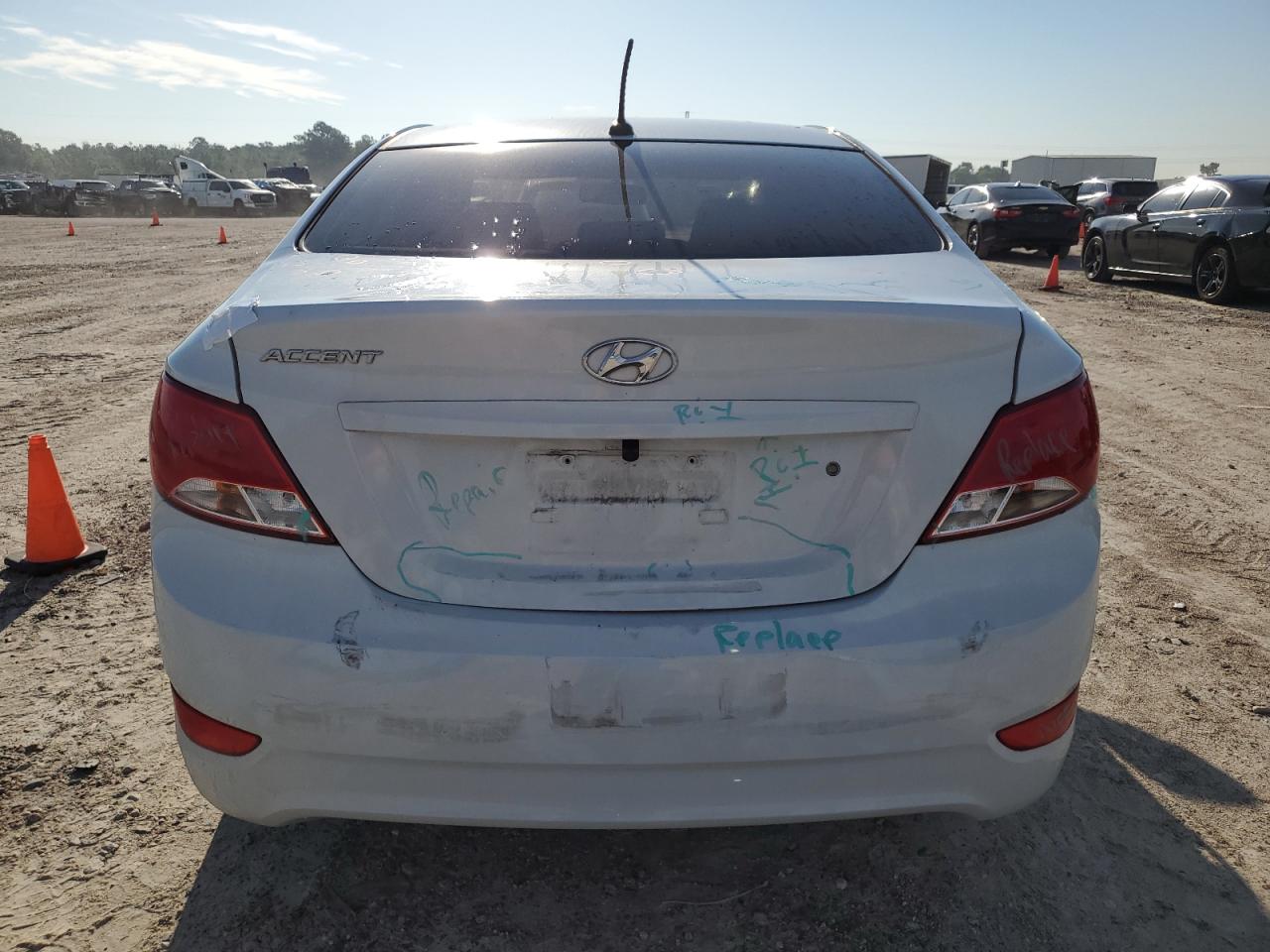 KMHCT4AEXHU369812 2017 Hyundai Accent Se