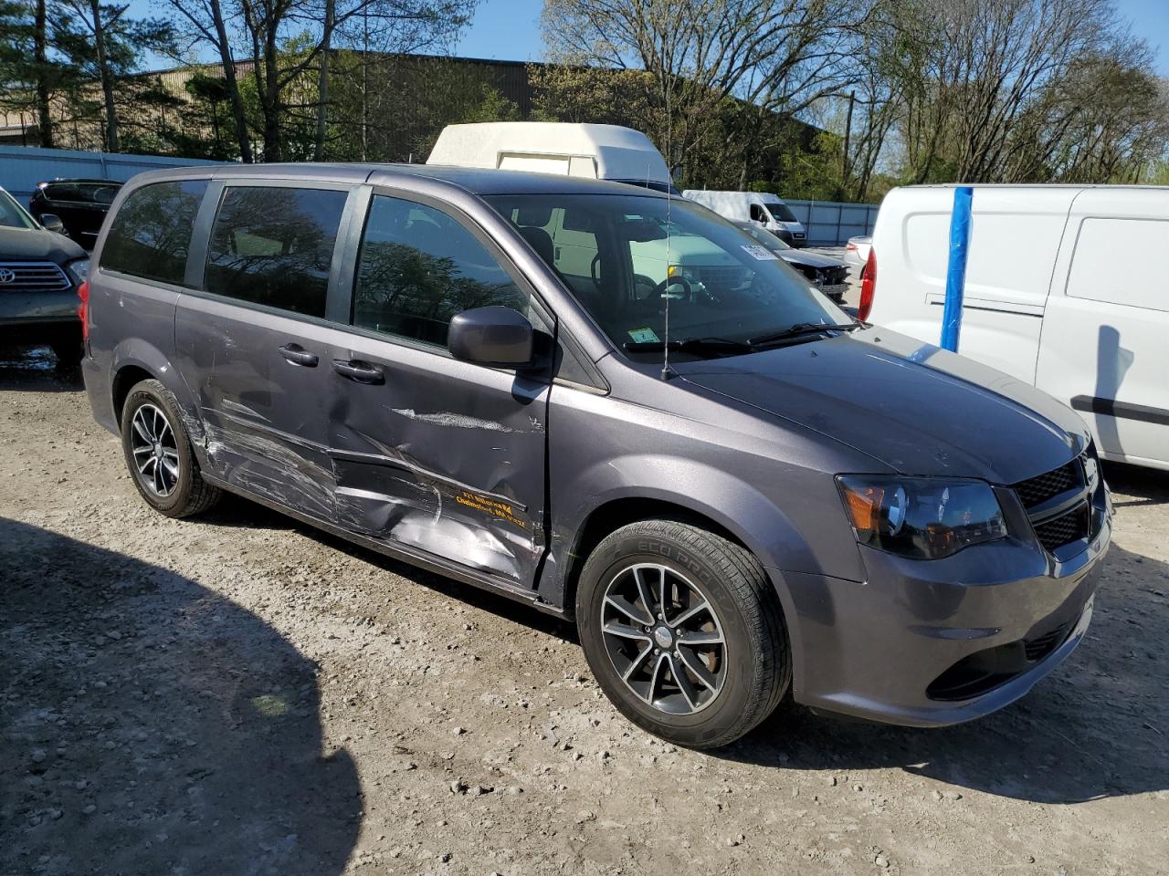 2C4RDGBG5HR563755 2017 Dodge Grand Caravan Se