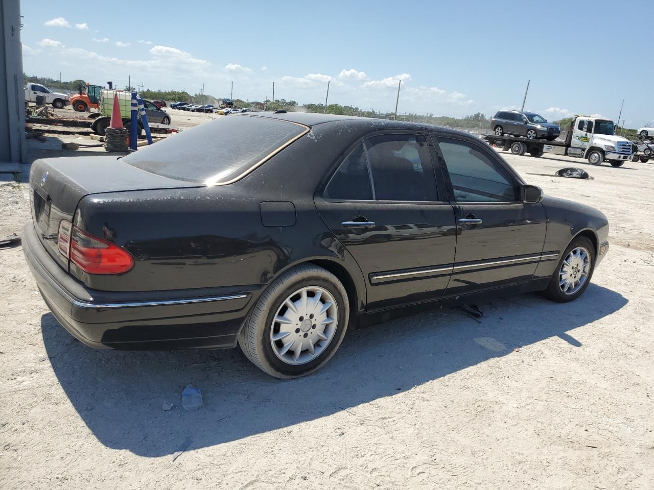 WDBJF65J21B361113 2001 Mercedes-Benz E 320