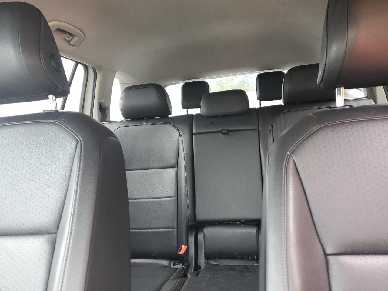 3VV3B7AX1LM115320 2020 Volkswagen Tiguan Se