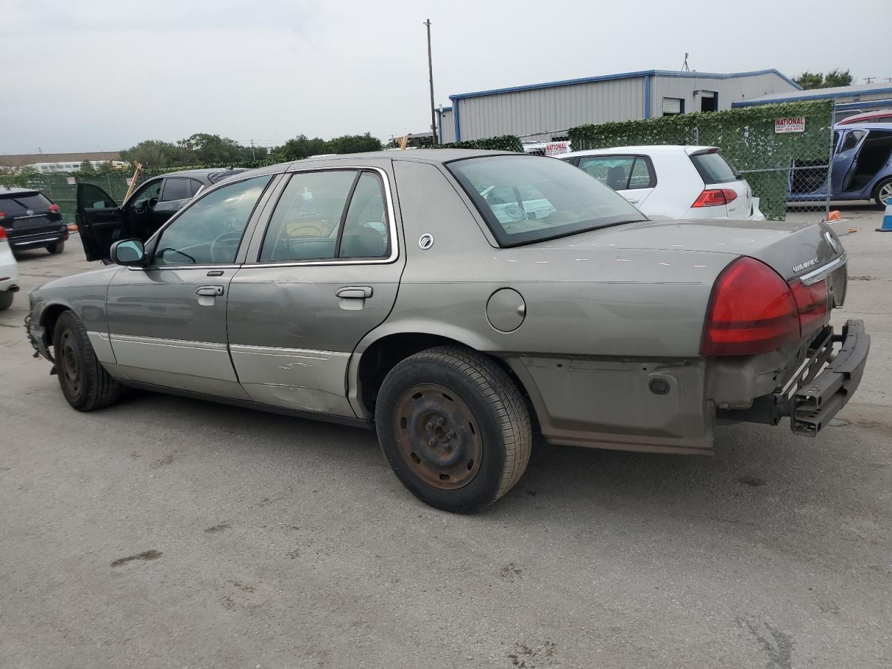 2MEFM74W54X652673 2004 Mercury Grand Marquis Gs