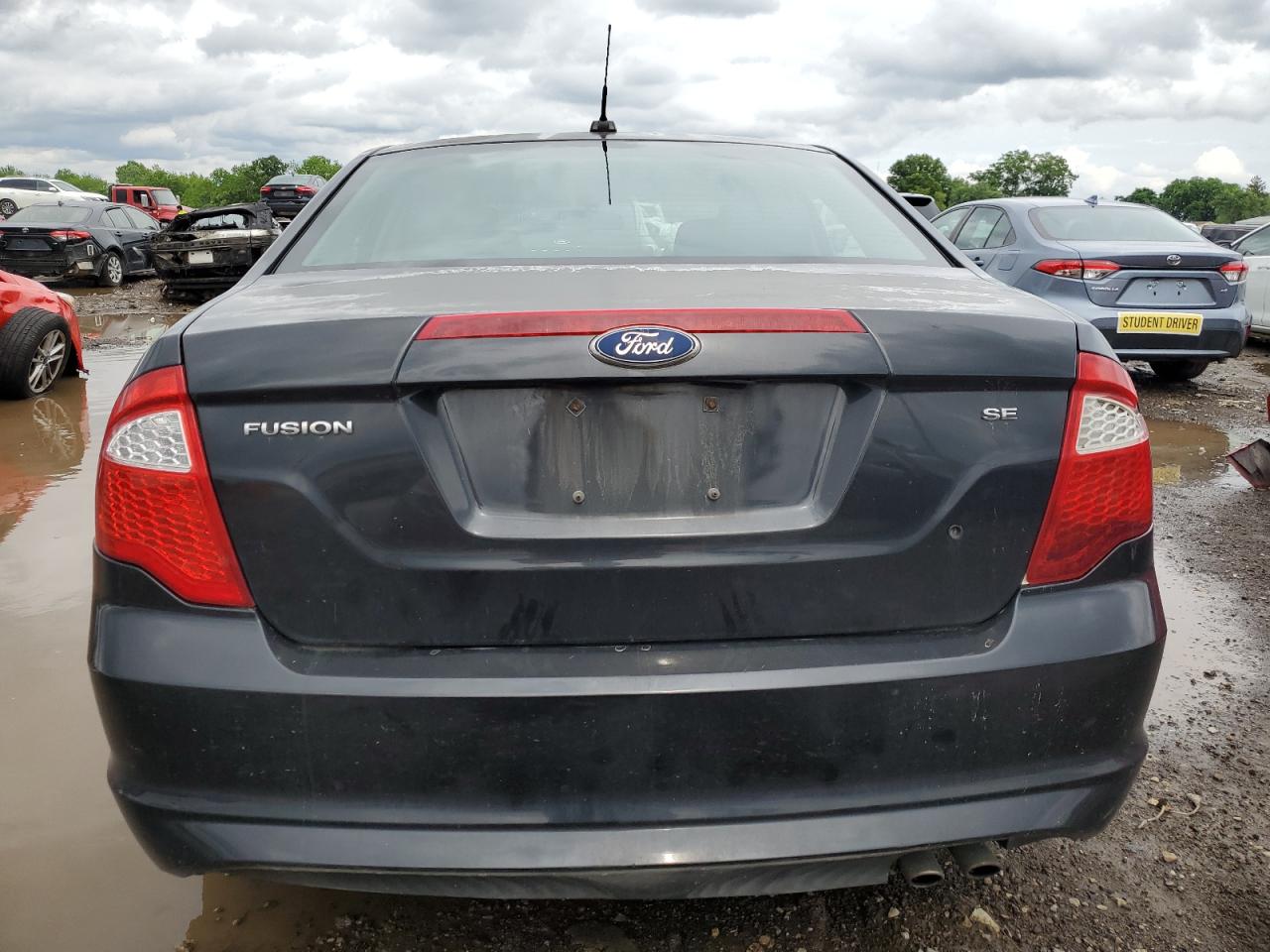 3FAHP0HA0BR121177 2011 Ford Fusion Se