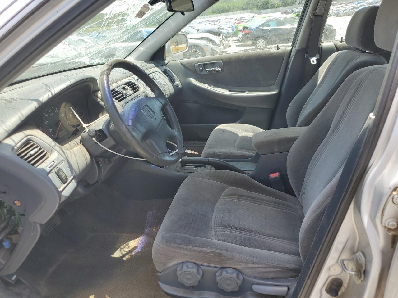 1HGCG5642XA103586 1999 Honda Accord Lx