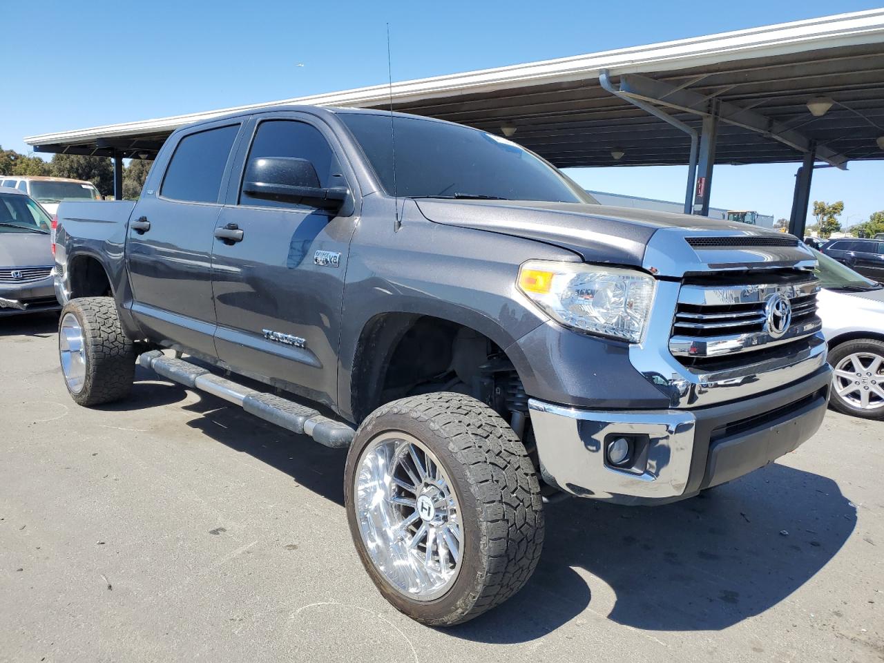 5TFDY5F17GX537635 2016 Toyota Tundra Crewmax Sr5