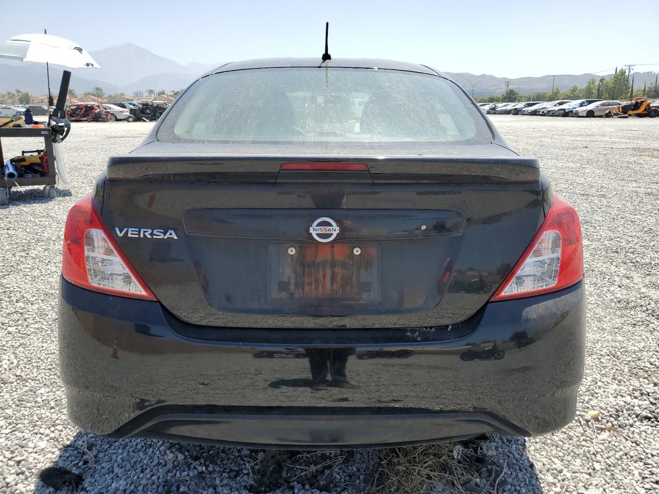 3N1CN7AP0JL812070 2018 Nissan Versa S