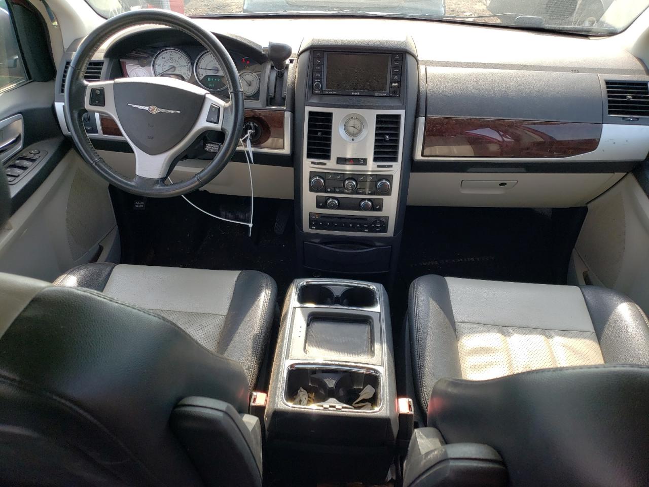 2A4RR8DX7AR381740 2010 Chrysler Town & Country Touring Plus