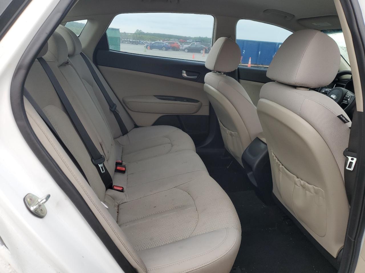 5XXGT4L33JG271010 2018 Kia Optima Lx