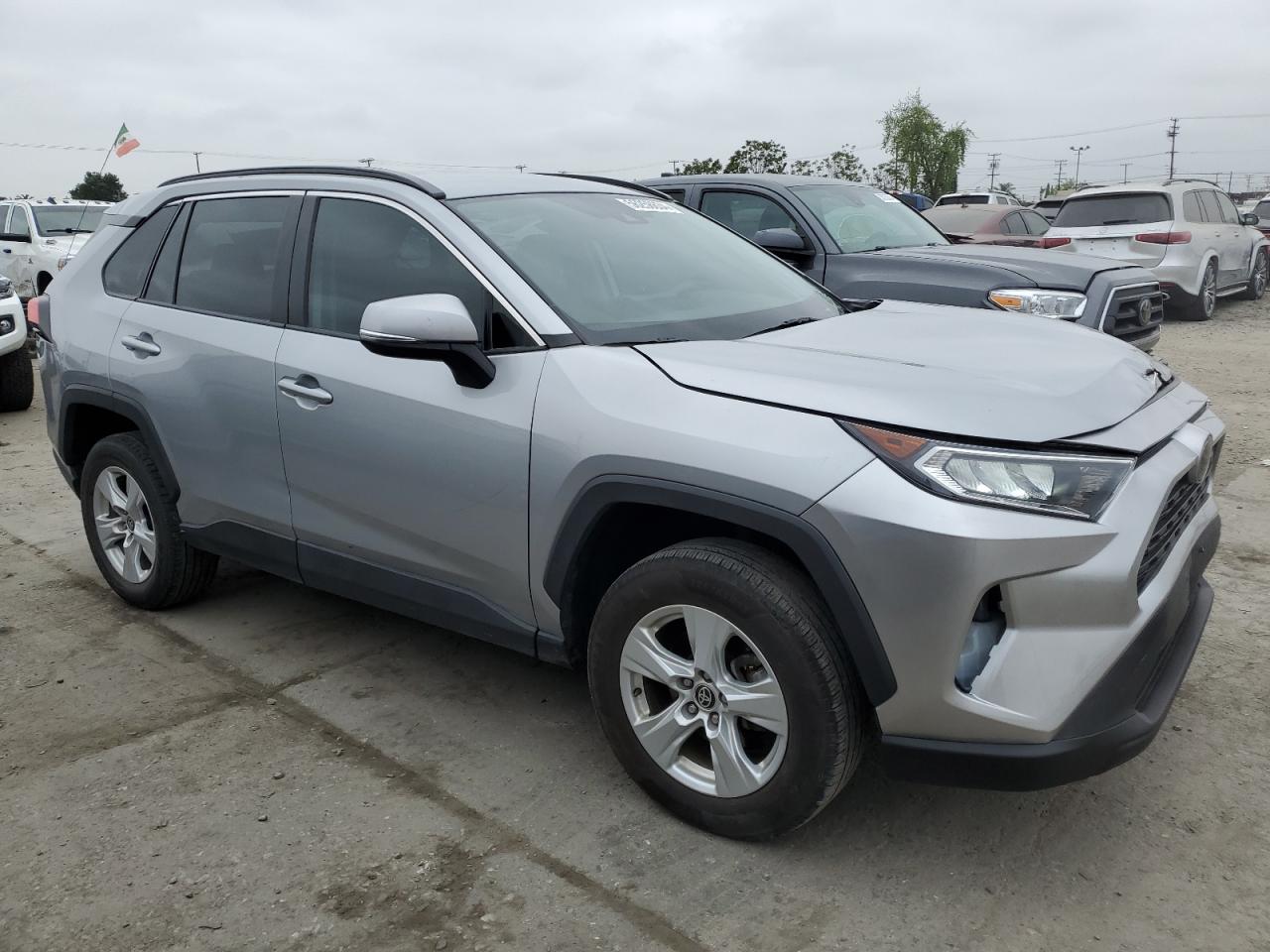 2T3P1RFV5MW203857 2021 Toyota Rav4 Xle