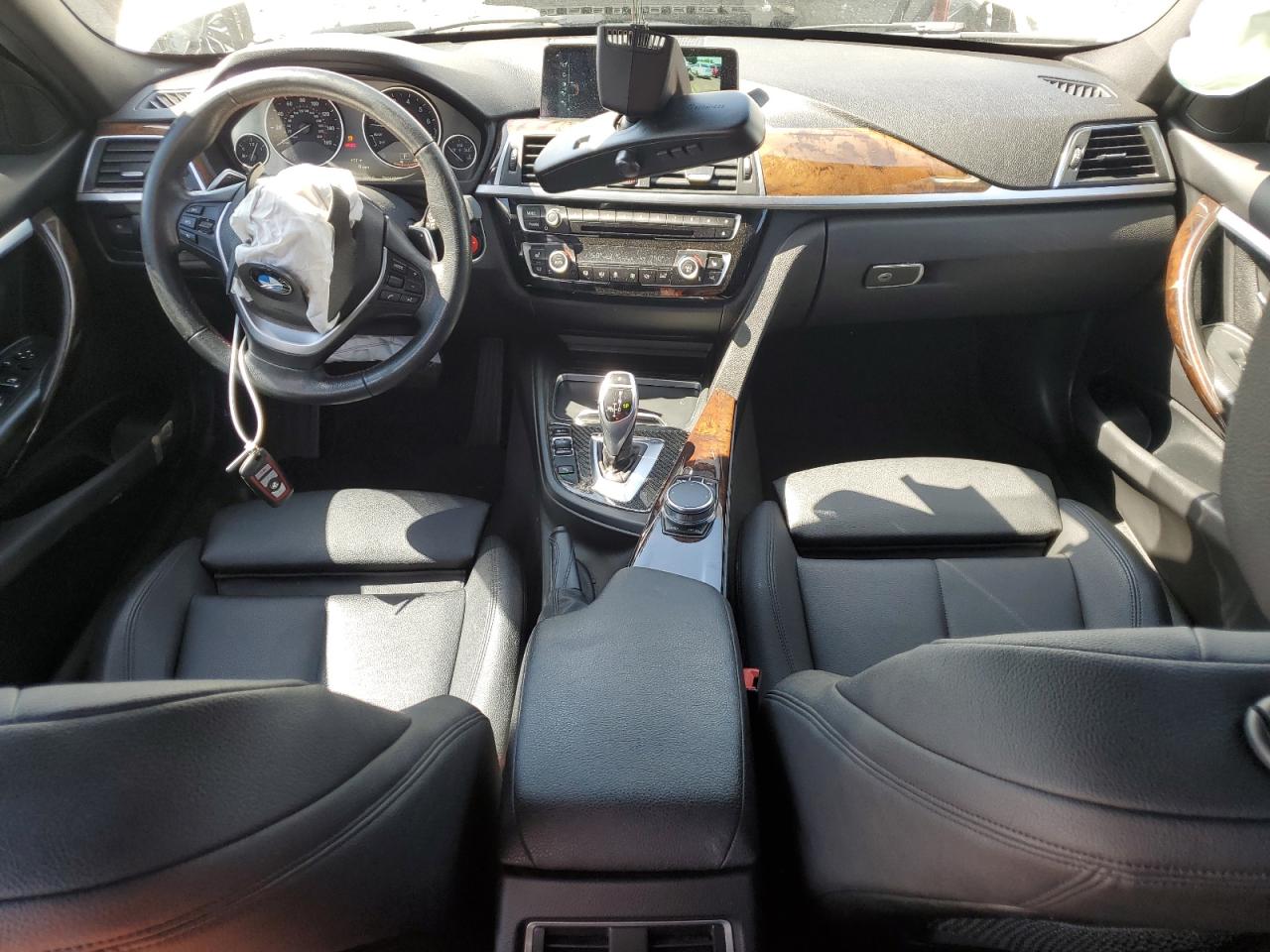 WBA8D9G3XHNU64064 2017 BMW 330 Xi