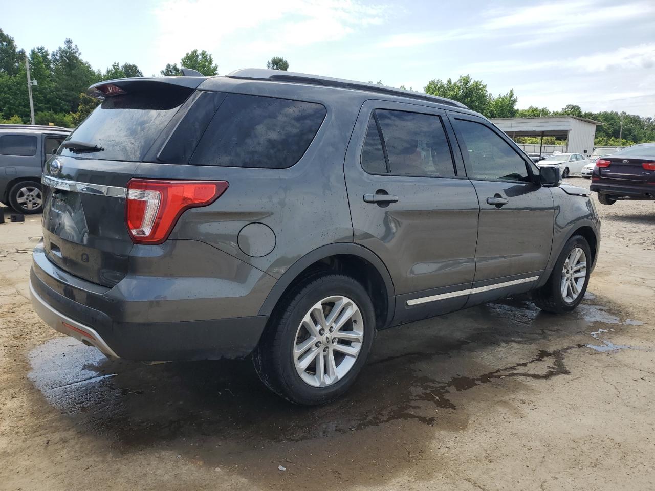 1FM5K7D88HGA40611 2017 Ford Explorer Xlt