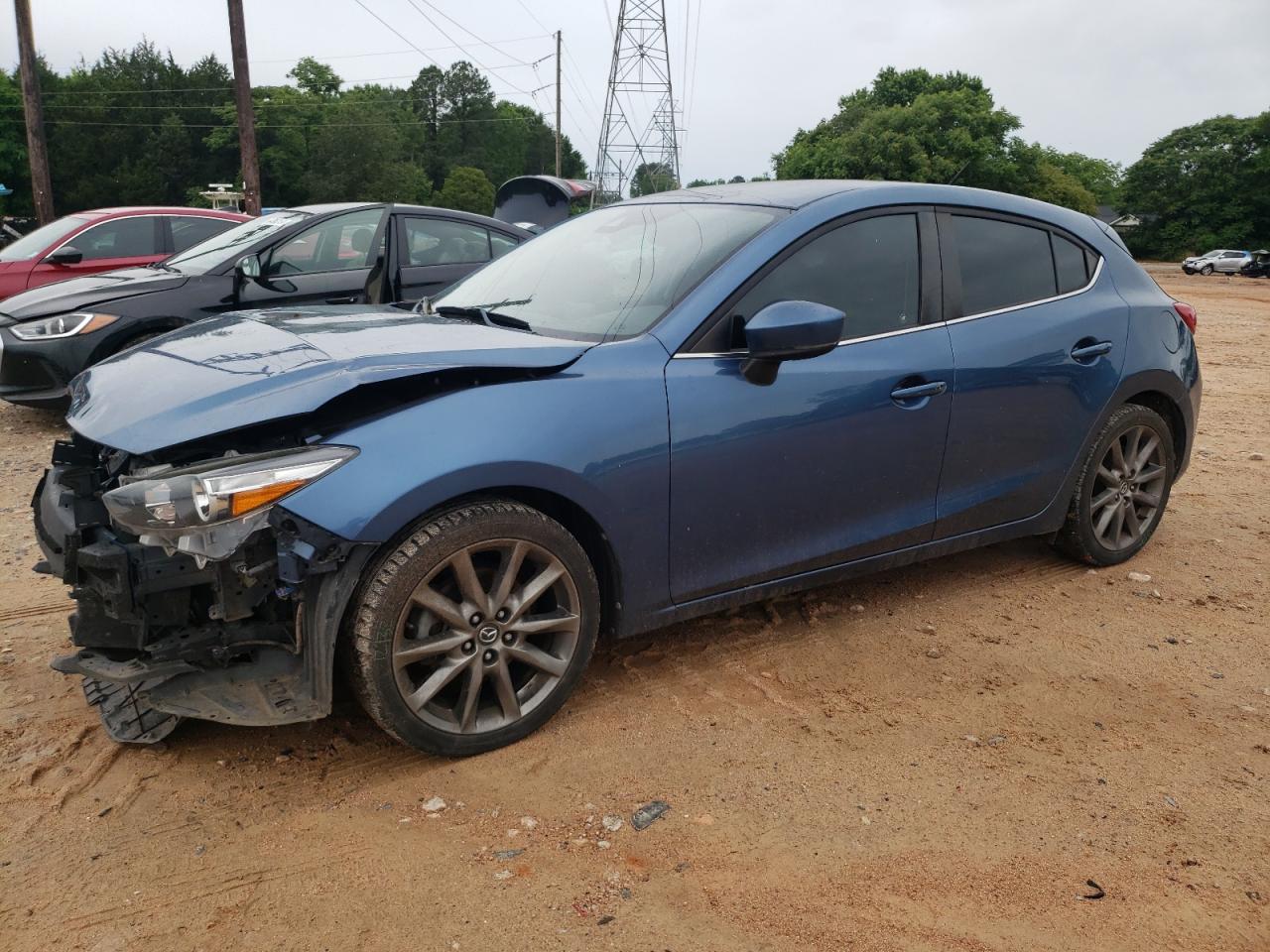 3MZBN1L35JM268480 2018 Mazda 3 Touring