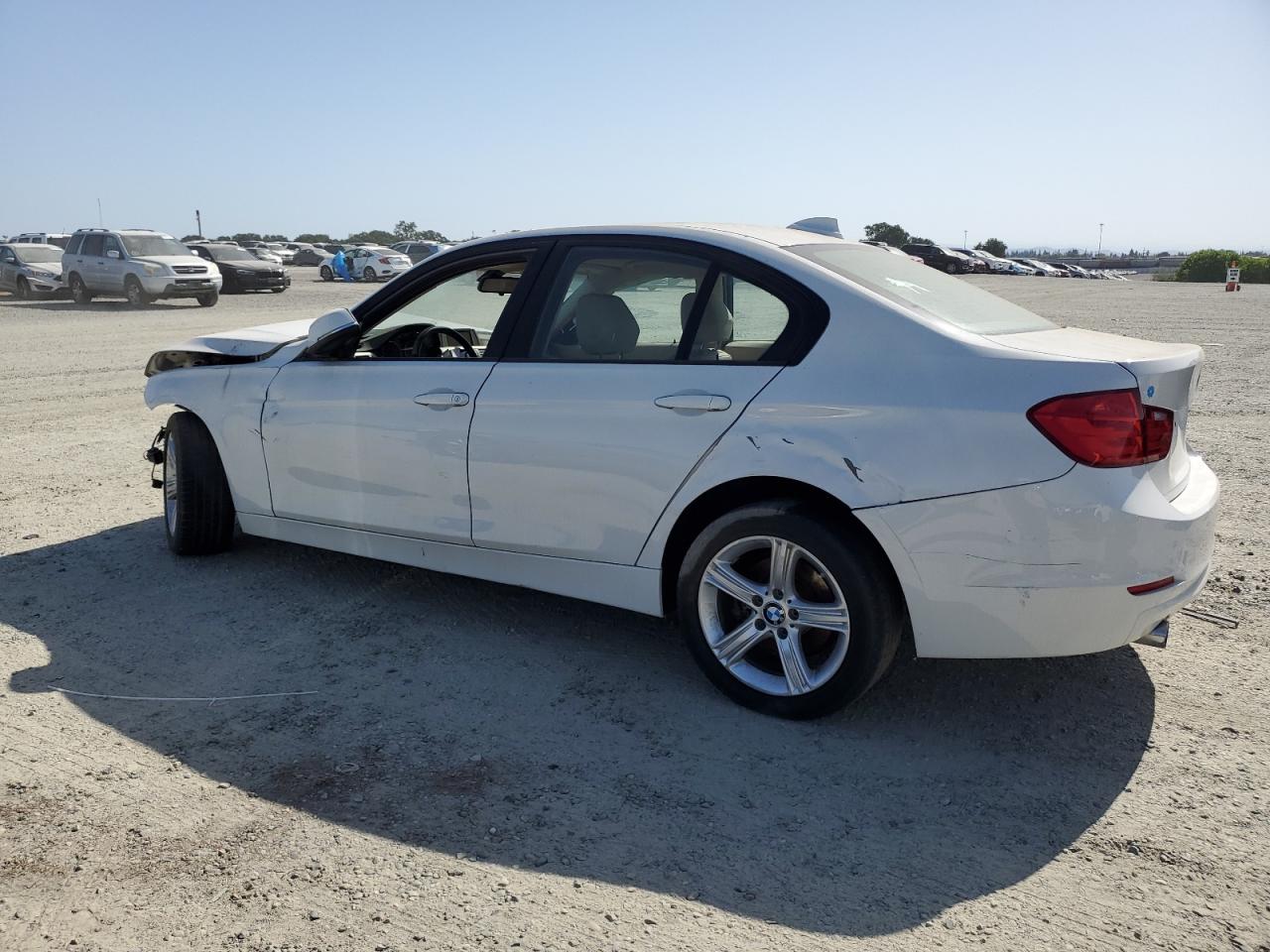 2015 BMW 320 I vin: WBA3B1C58FK136262