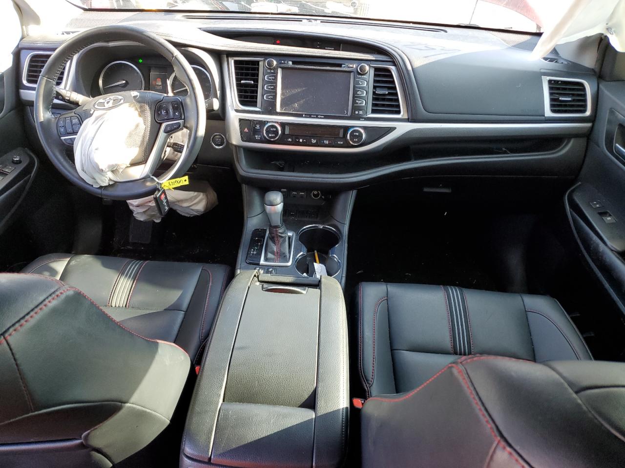 5TDKZRFH2KS352559 2019 Toyota Highlander Se