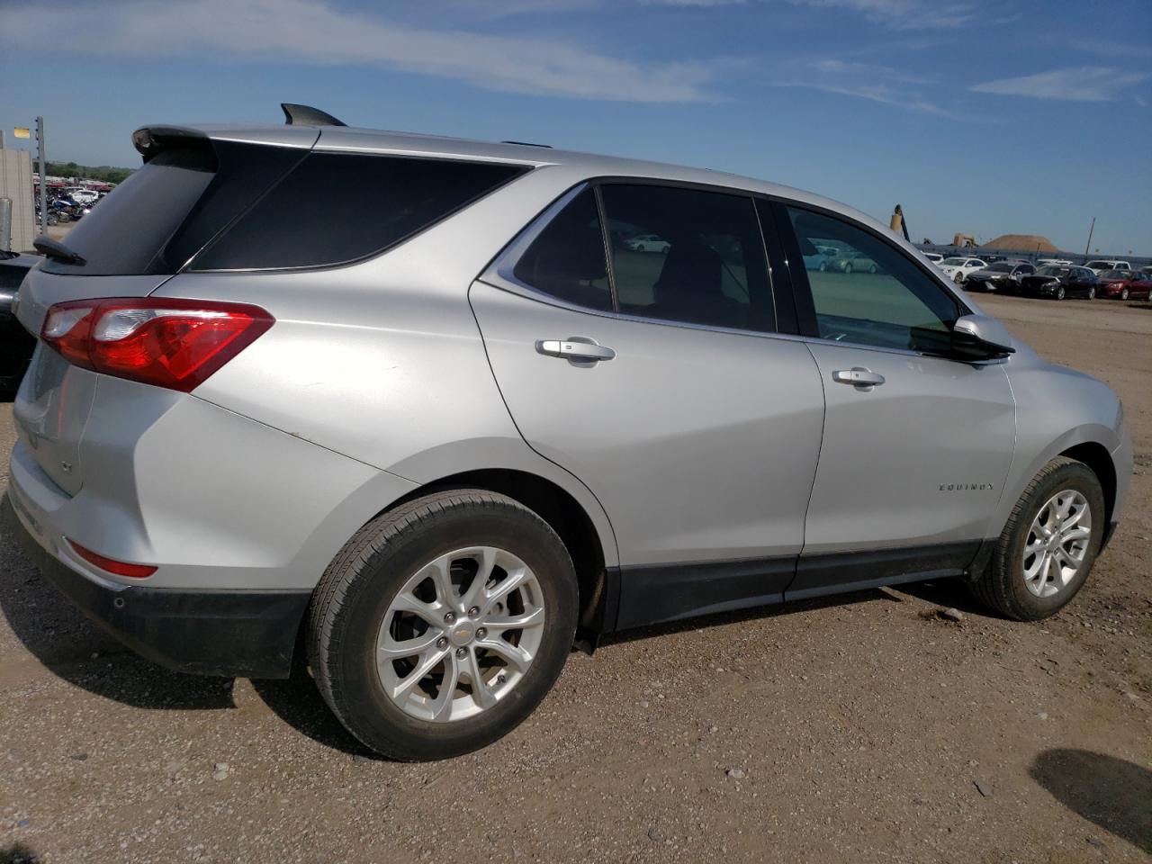 2GNAXJEV0J6304343 2018 Chevrolet Equinox Lt