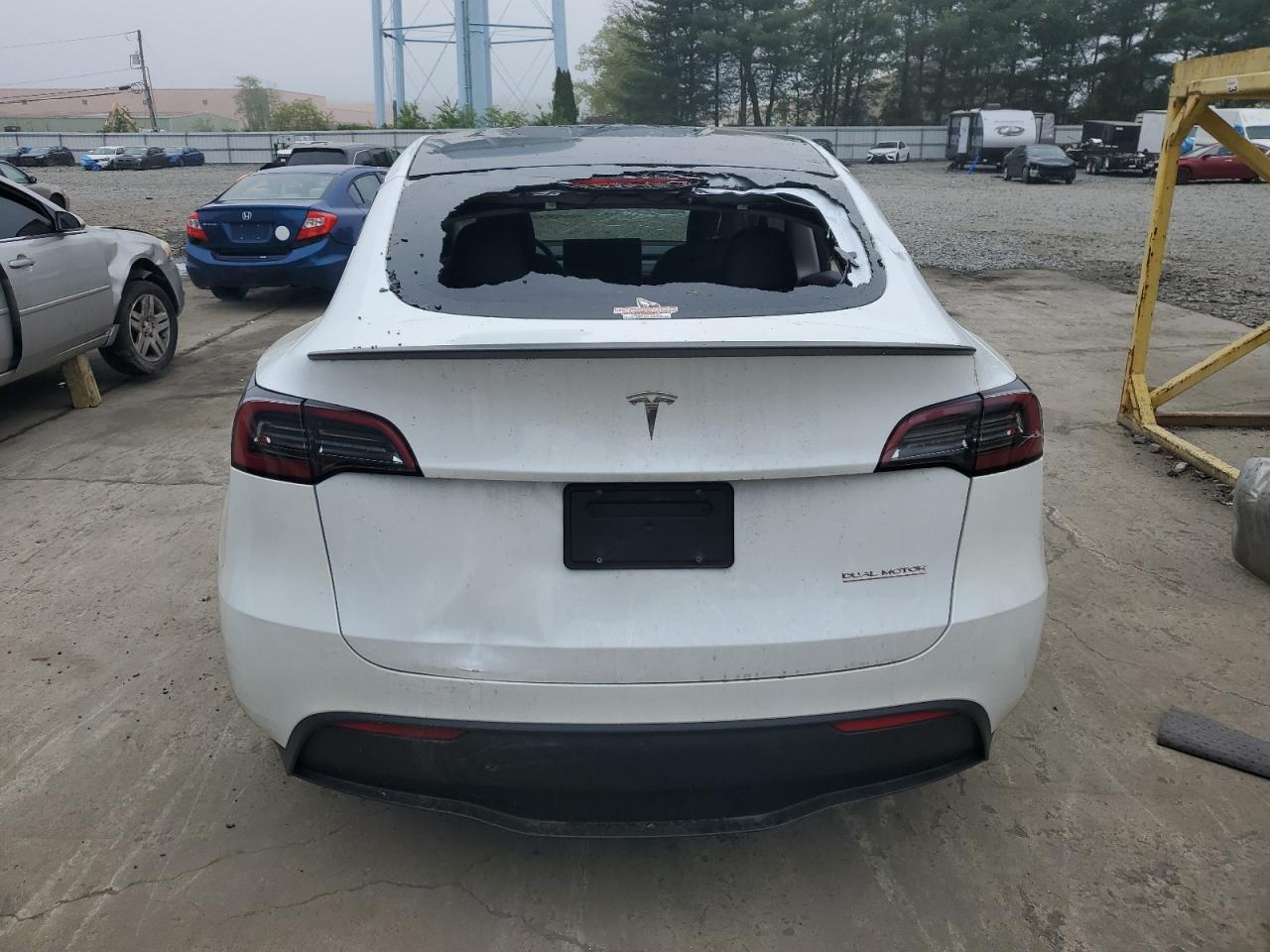 7SAYGDEF3PF806514 2023 Tesla Model Y