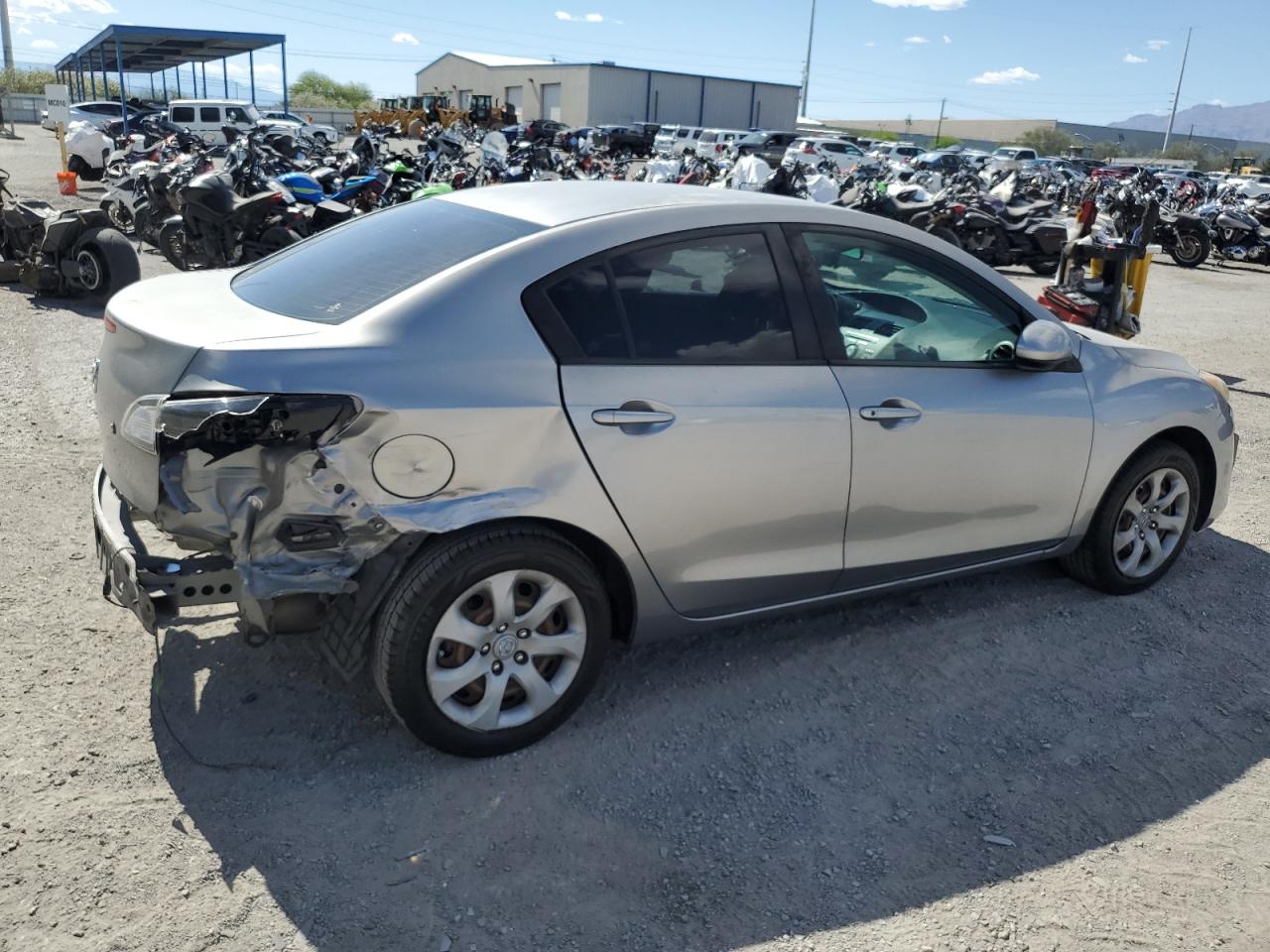 JM1BL1UG2B1408512 2011 Mazda 3 I