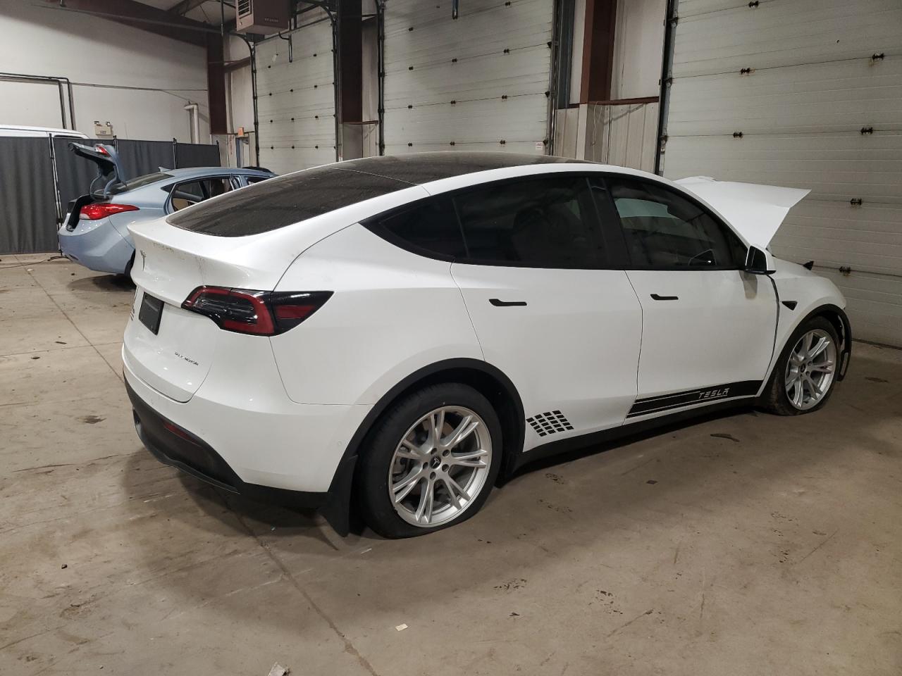 7SAYGDEE7NF317800 2022 Tesla Model Y