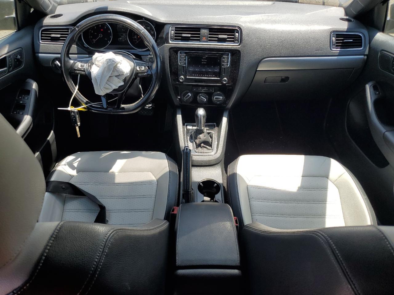 3VWD17AJ6HM302803 2017 Volkswagen Jetta Sport