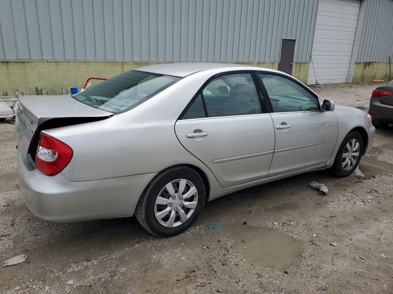 4T1BE30K24U824881 2004 Toyota Camry Le