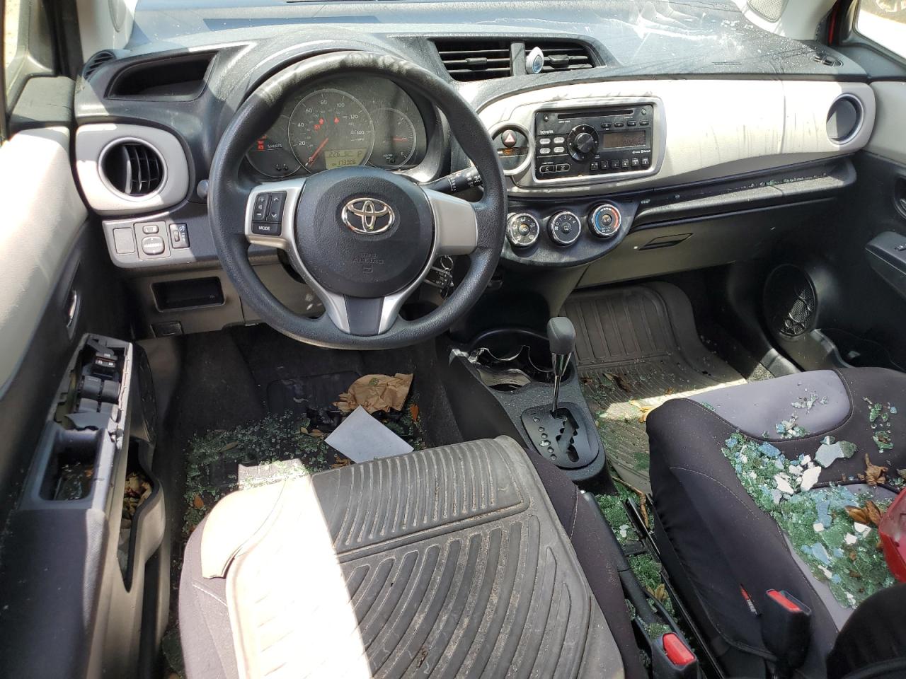 JTDKTUD3XCD541677 2012 Toyota Yaris