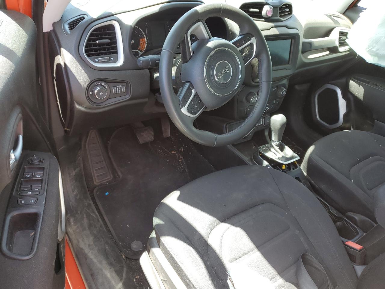 ZACNJBBB4LPL68206 2020 Jeep Renegade Latitude