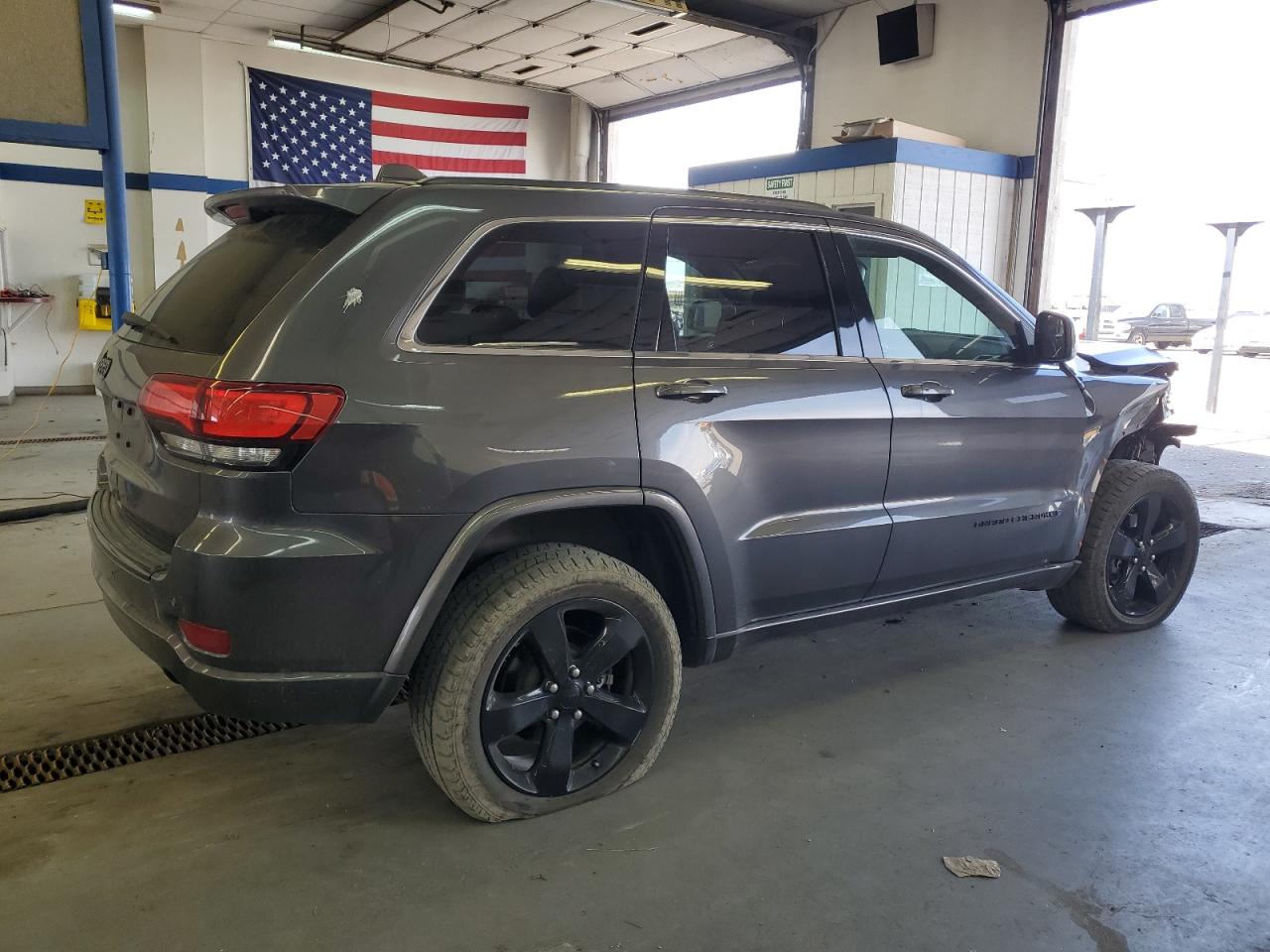 1C4RJFAG8FC860058 2015 Jeep Grand Cherokee Laredo