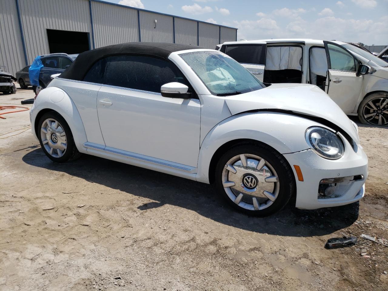 3VW5DAAT0KM506871 2019 Volkswagen Beetle S