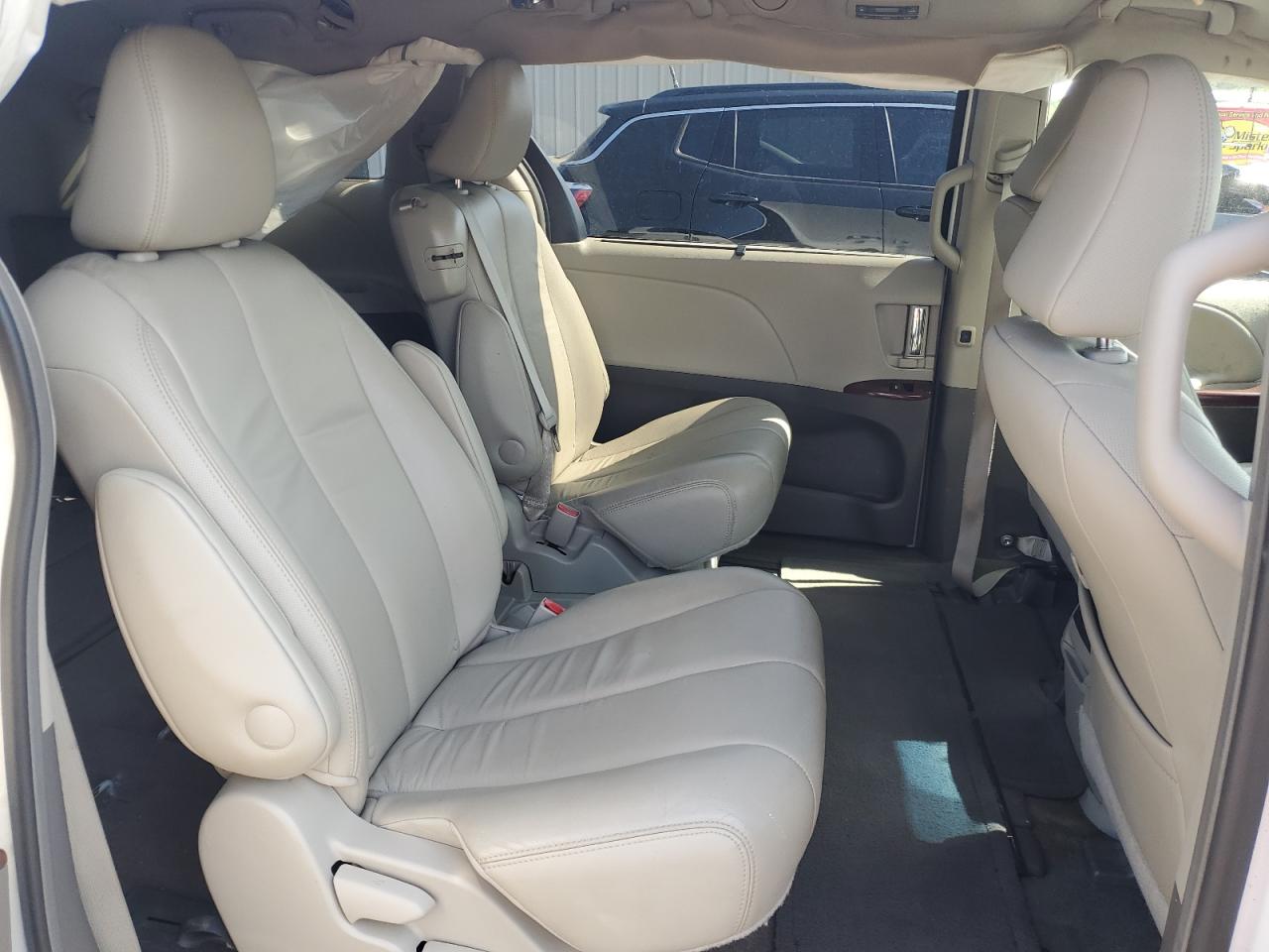 5TDYK3DC5ES512120 2014 Toyota Sienna Xle