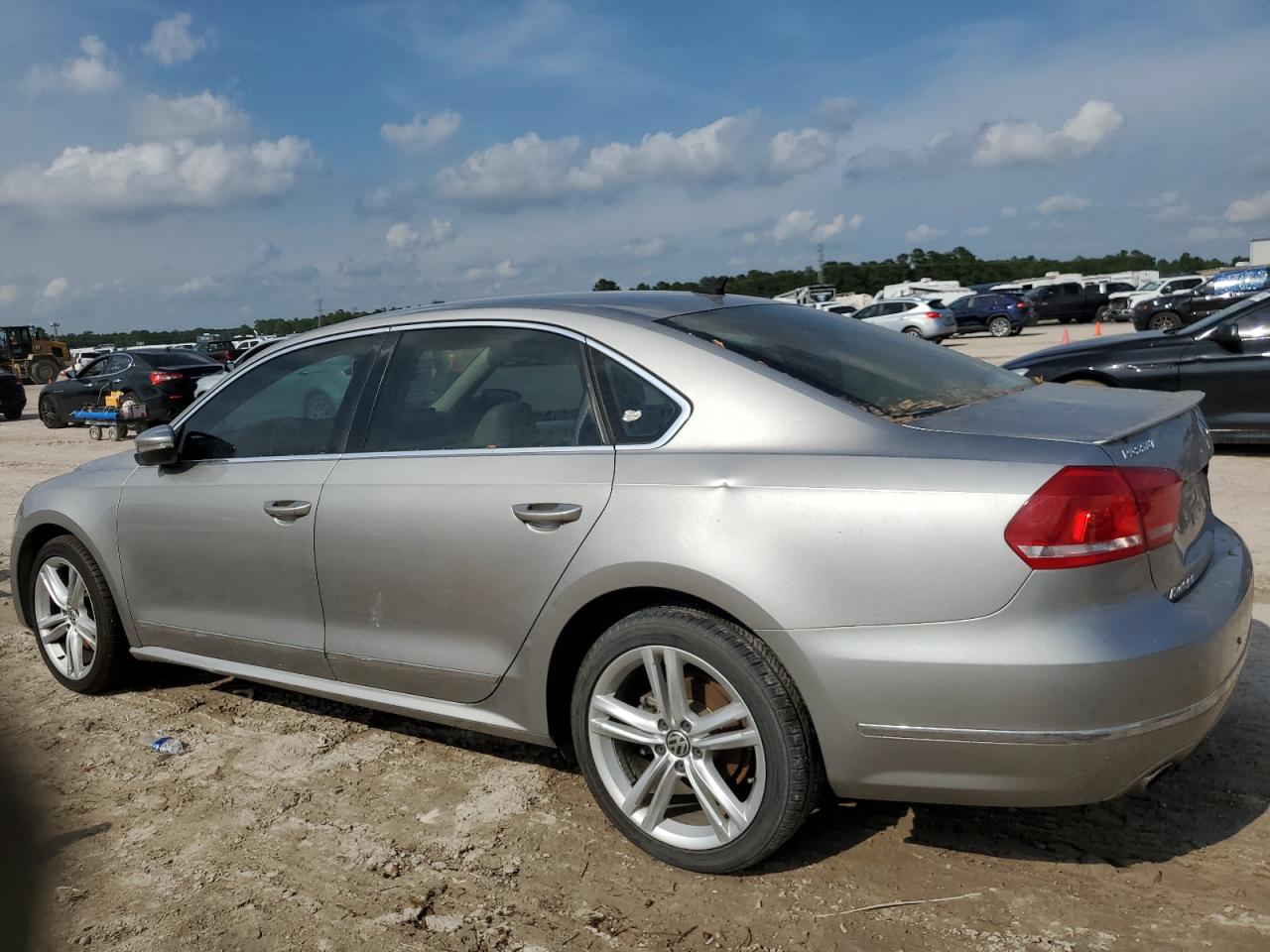 2012 Volkswagen Passat Se vin: 1VWBN7A36CC043981