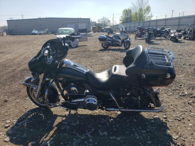 2010 HARLEY-DAVIDSON FLHTCU 1HD1FC415AB661177