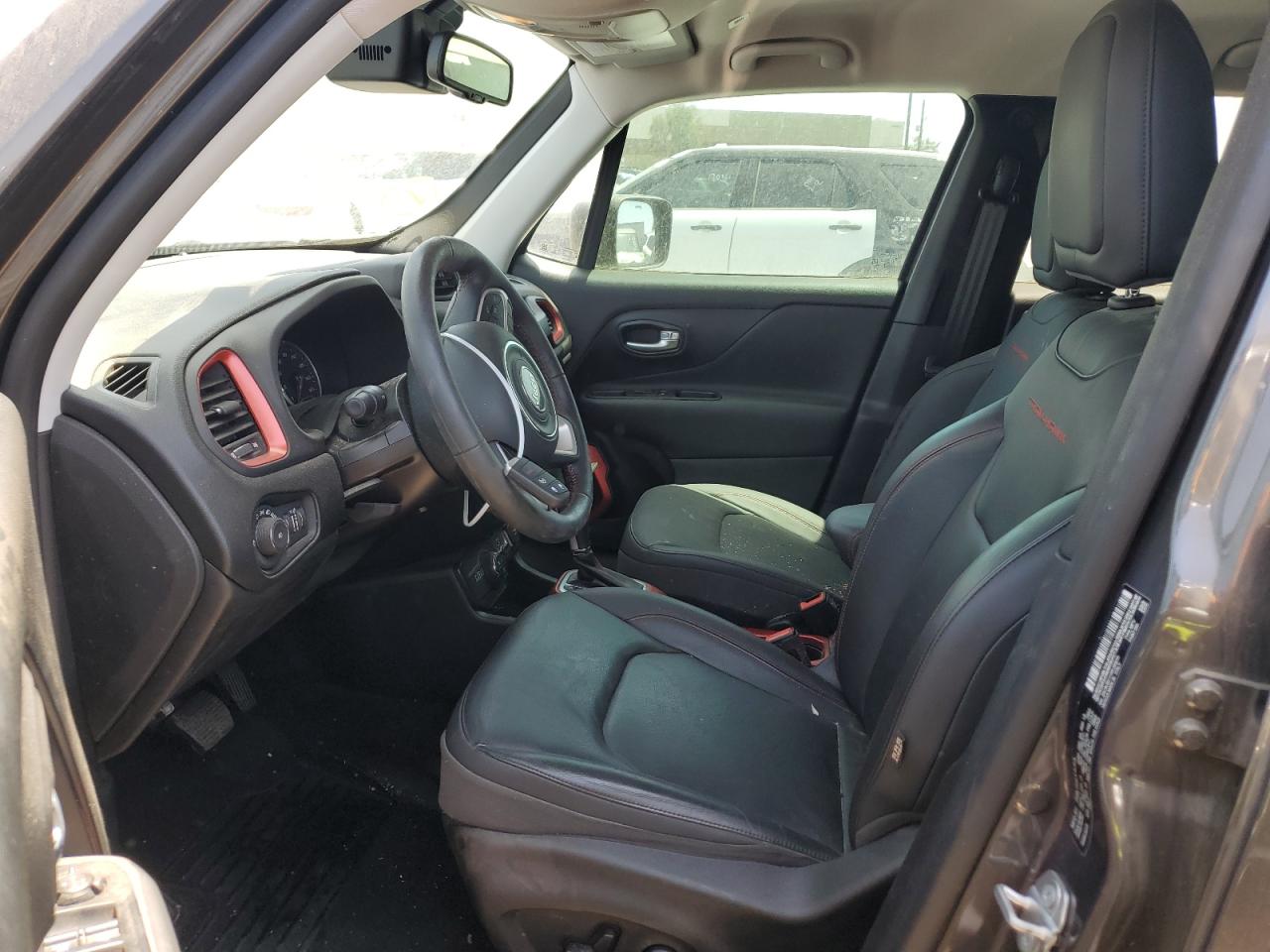 ZACNJBC11KPJ90615 2019 Jeep Renegade Trailhawk