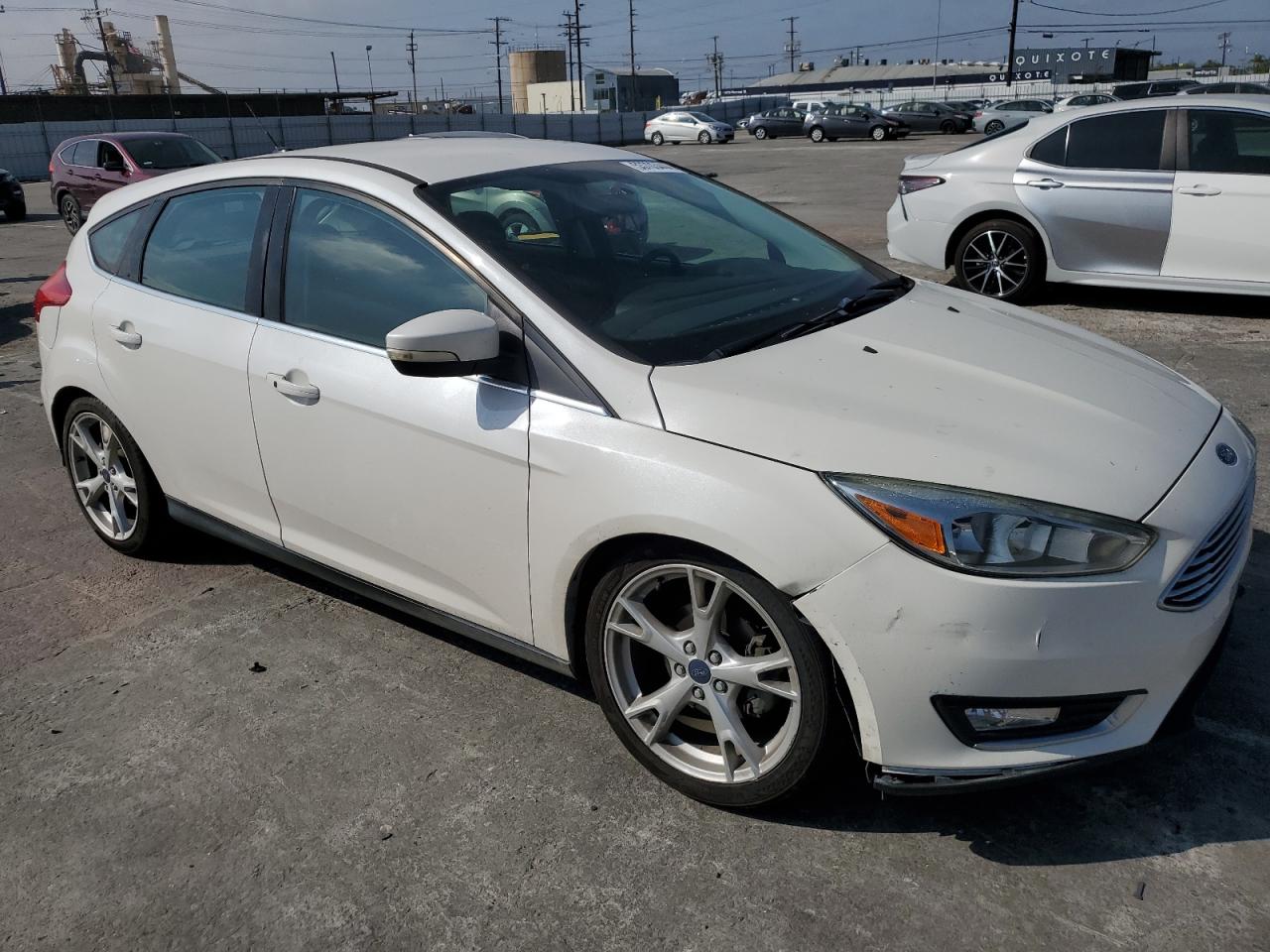 1FADP3N28GL405580 2016 Ford Focus Titanium