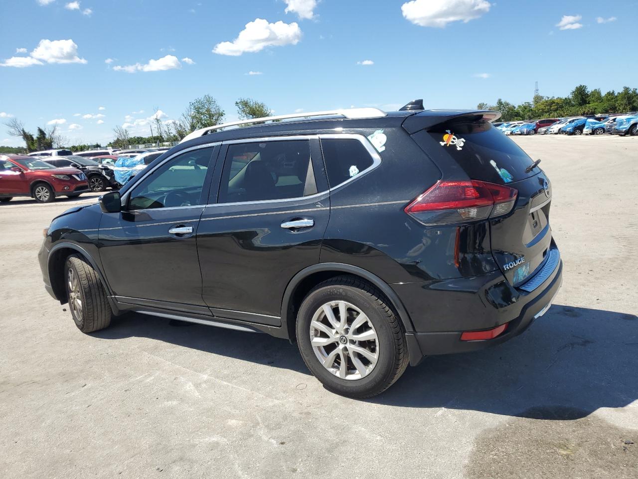 5N1AT2MT0KC714686 2019 Nissan Rogue S